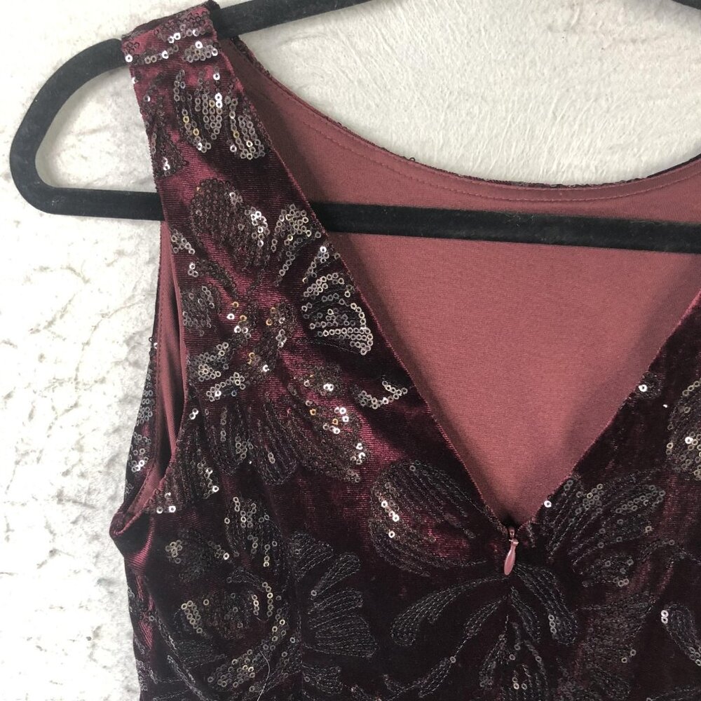 Taylor Dress Womens 4 Burgundy Velvet Sequin Floral Sheath Cocktail Party V Back - Picture 9 of 16